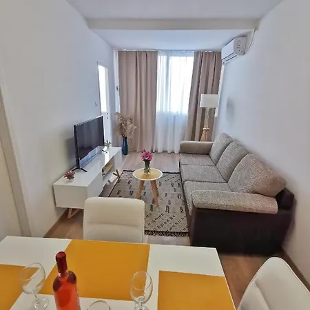 Tajchi, 5 Min From Rixos アパート
